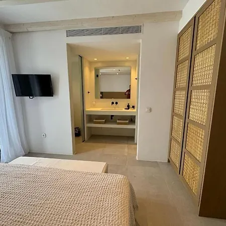 Vivant 3 * Naousa (Paros)